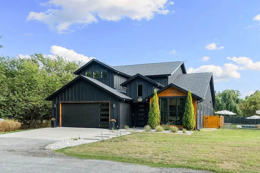 412 NW Cowan Avenue, Gentry, AR 72734 - #2