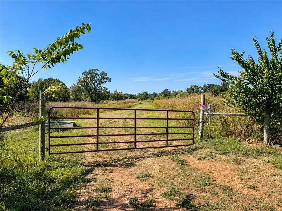 8229 W Brown Road, Cave Springs, AR 72718 - #3