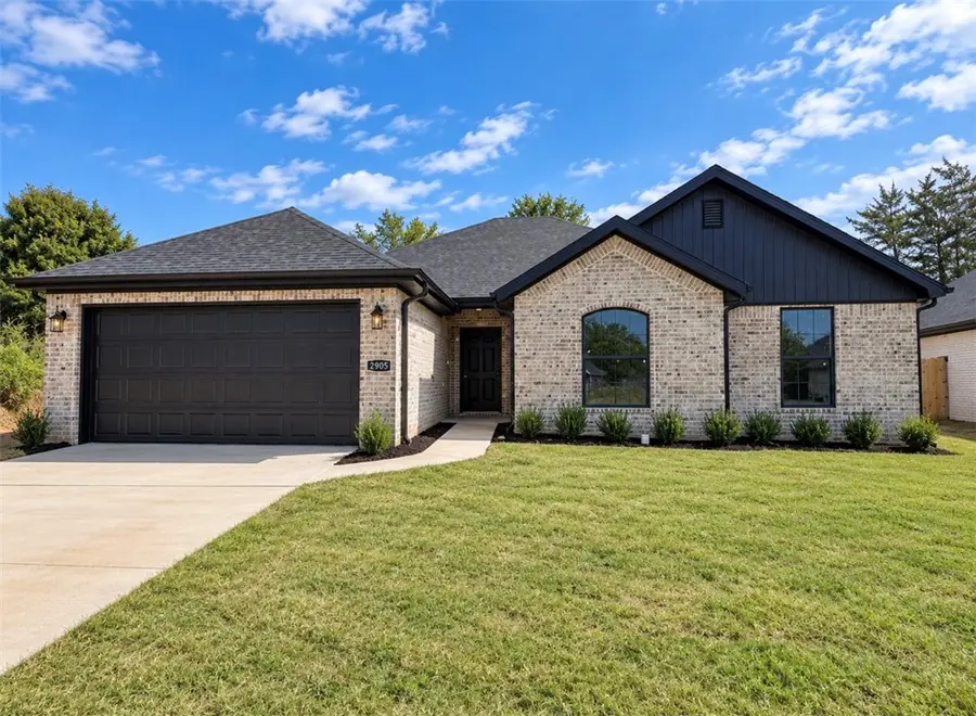2905 S 2nd Street, Rogers, AR 72758 - #2