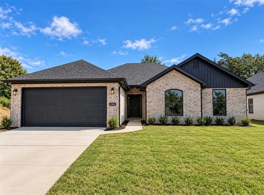 2905 S 2nd Street, Rogers, AR 72758 - #3