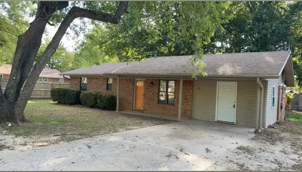 77 S Locust Street, Farmington, AR 72730