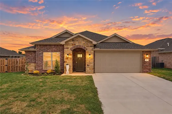 824 Lewis Street, Pea Ridge, AR 72751