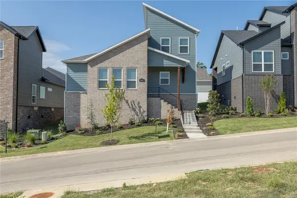 2649 E Livingston Lane, Fayetteville, AR 72703
