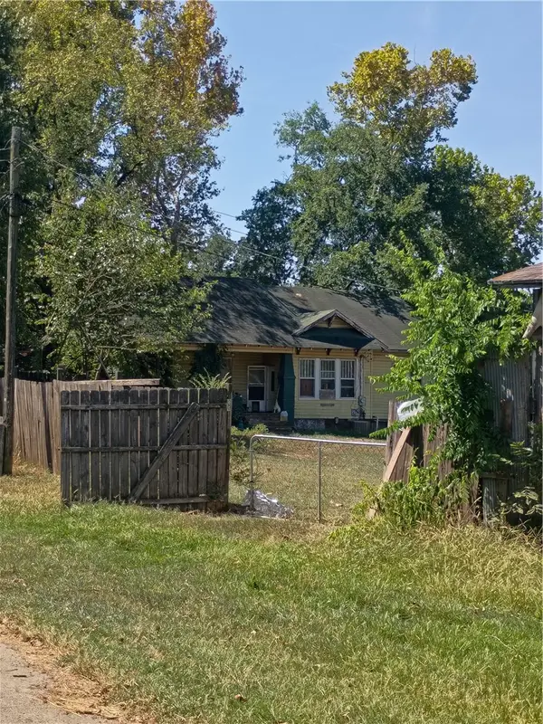1112 Hickory Street, Paris, AR 72855