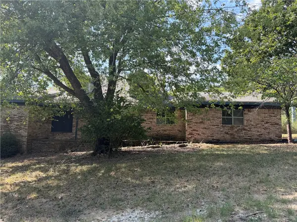 4411 E Davis Lane, Fayetteville, AR 72703