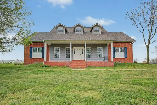 20703 Safari Road, Gentry, AR 72734