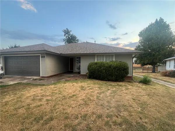 916 S 25th Street, Rogers, AR 72758