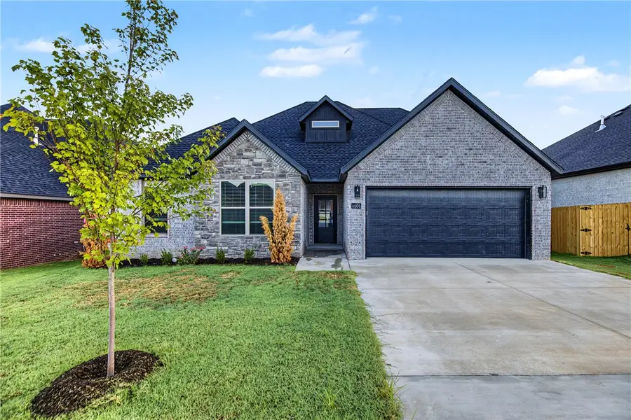 6606 SW Orange Avenue, Bentonville, AR 72713 - #2