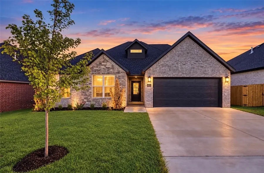 6606 SW Orange Avenue, Bentonville, AR 72713 - #3