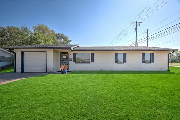 1311 SE C Street, Bentonville, AR 72712