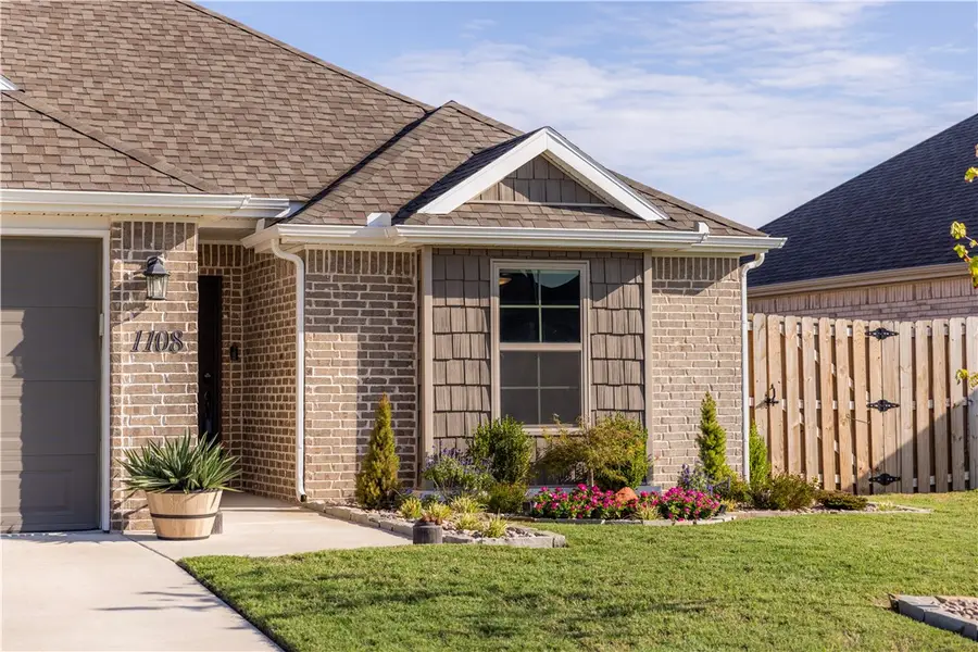 1108 Greendale Avenue, Lowell, AR 72745 - #2