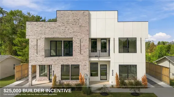 924 SE G Street, Bentonville, AR 72712