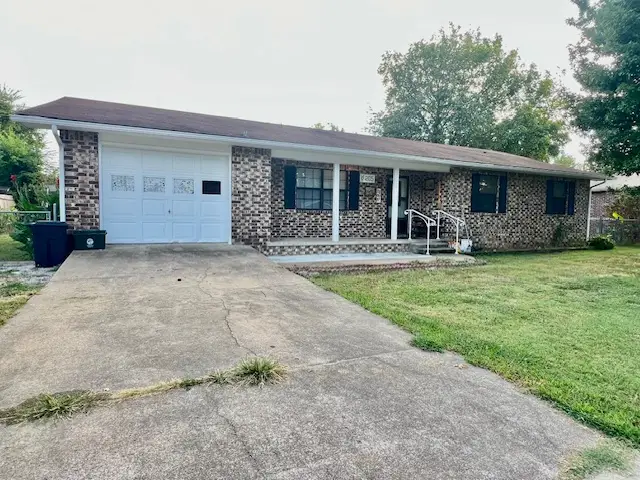 205 W 5th Street, Green Forest, AR 72638 - #1