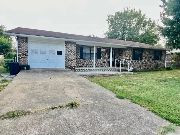 205 W 5th Street, Green Forest, AR 72638