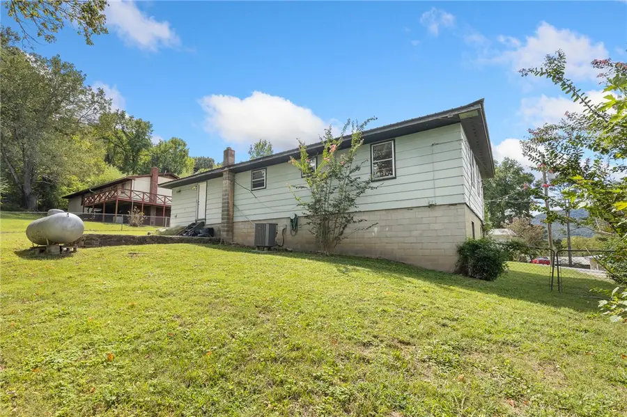 107 S Oak Street, Jasper, AR 72641 - #2