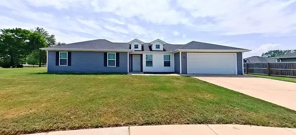202 Fieldstone Circle, Gravette, AR 72736
