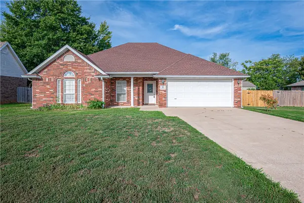804 Greenway Street, Lowell, AR 72745
