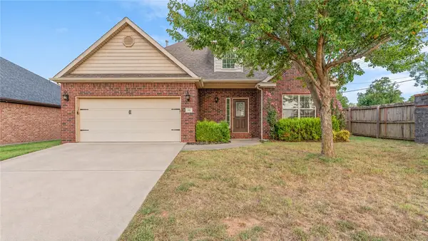 100 NE Chicory Lane, Bentonville, AR 72712