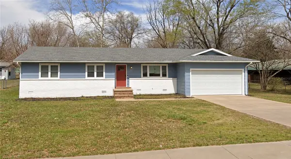 2720 W Mount Comfort Road, Fayetteville, AR 72704