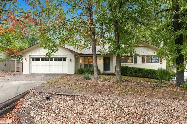 7 Abingdon Lane, Bella Vista, AR 72715
