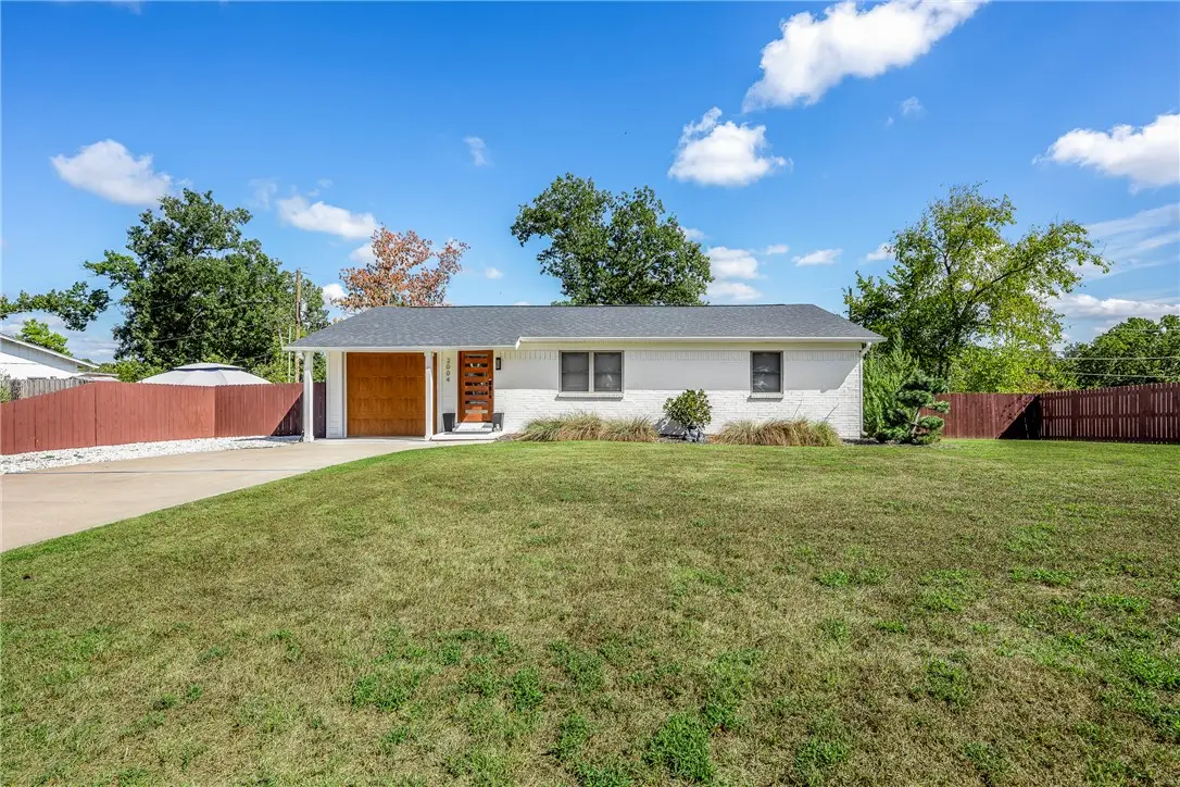2004 Oakwood Avenue, Bentonville, AR 72712 - #1