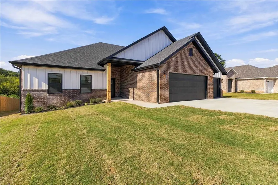91 W Watson Lane, Farmington, AR 72730 - #2
