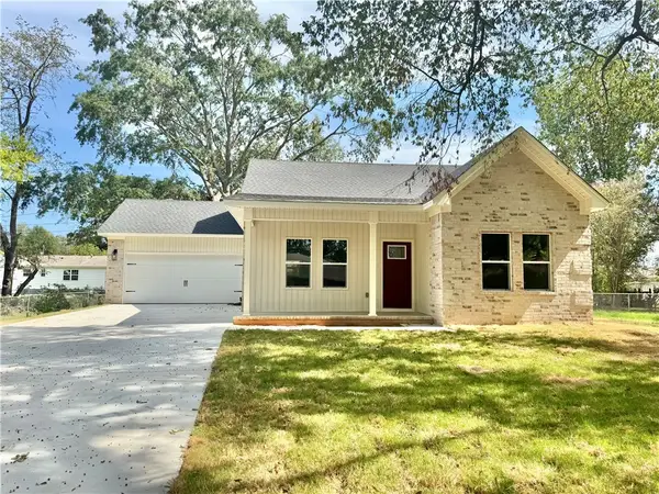 1106 N 8th Street, Dardanelle, AR 72834