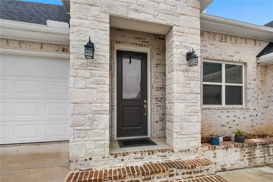 602 Ashley Circle, Cave Springs, AR 72718 - #2