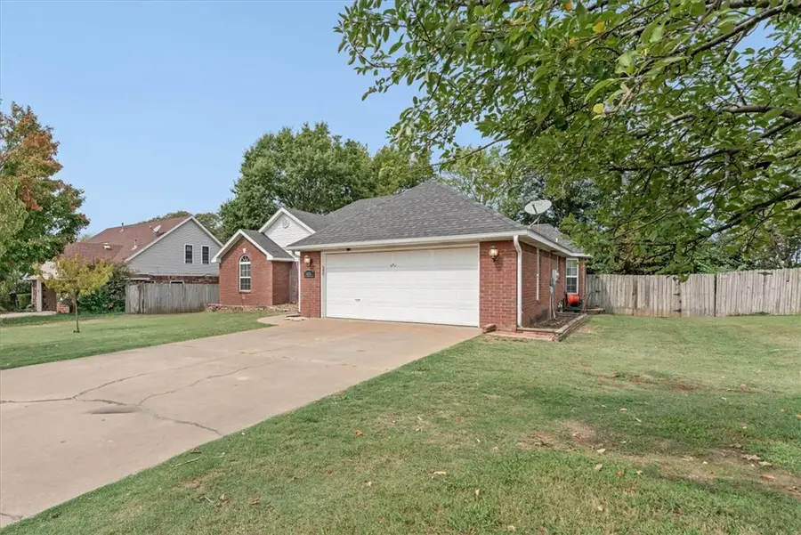 408 Northcrest Avenue, Lowell, AR 72745 - #3