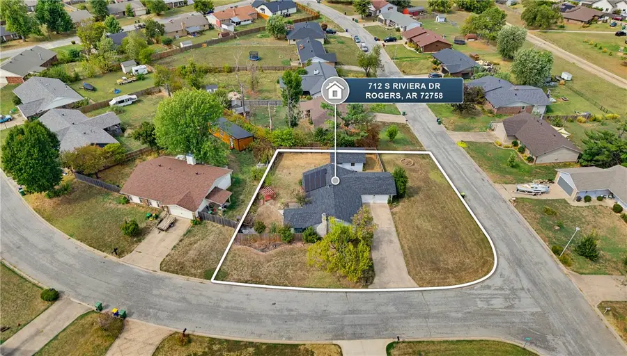 712 S Riviera Drive, Rogers, AR 72758 - #3