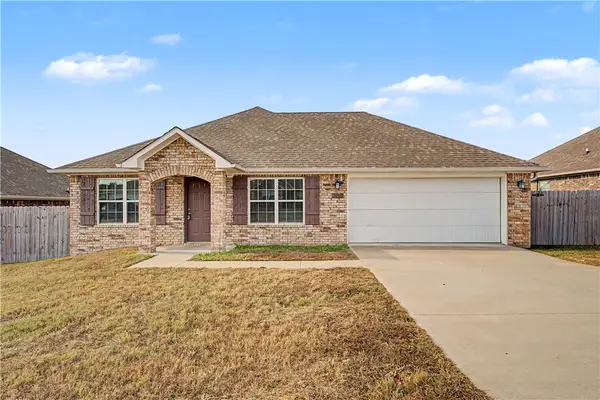 2009 Applewood Street, Gentry, AR 72734