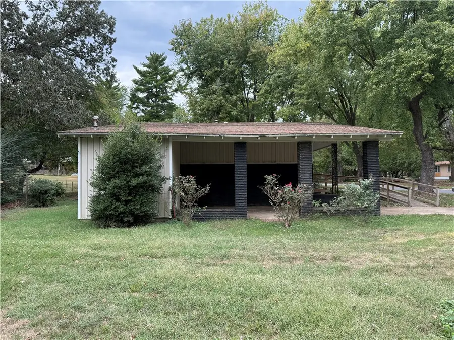 1002 Rogers Avenue, Harrison, AR 72601 - #2