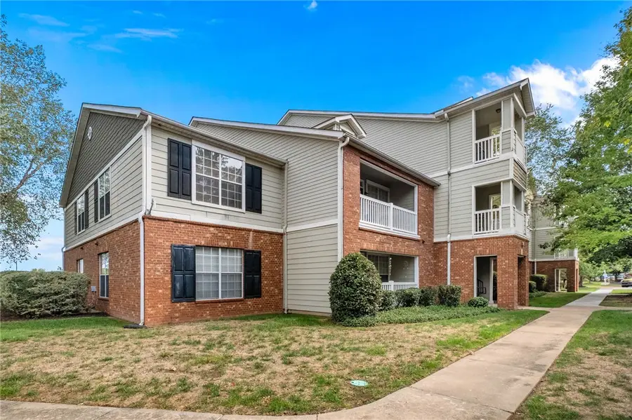 4245 Meadow Creek Circle #102, Fayetteville, AR 72703 - #2