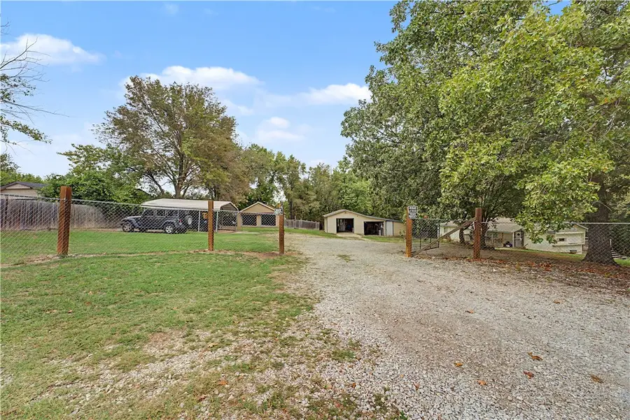 1546 Liberty Avenue, Tontitown, AR 72762 - #3