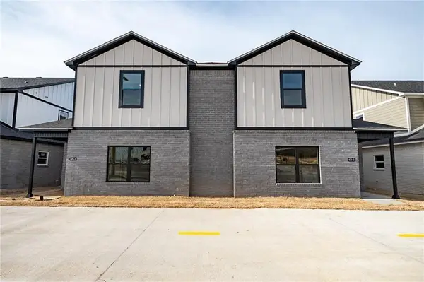 825 S Rupple Road, Fayetteville, AR 72704