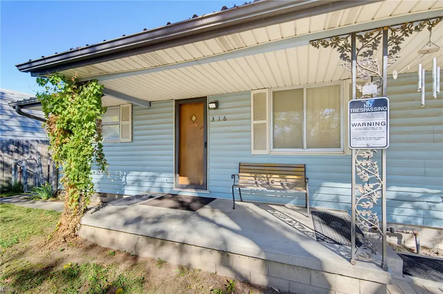 316 N Little Avenue, Gentry, AR 72734 - #3