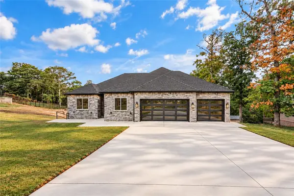 39 Village Road, Rogers, AR 72756