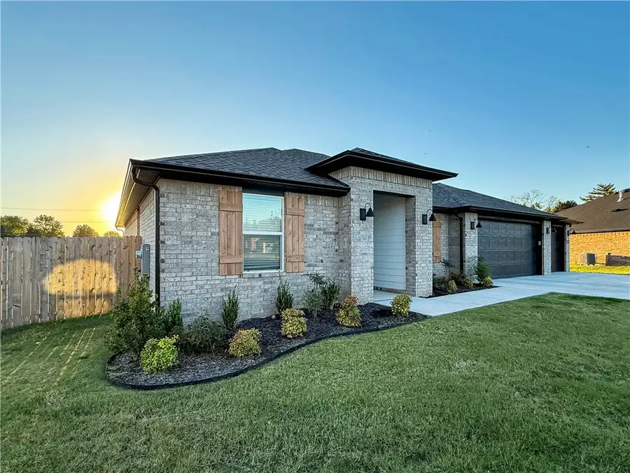 824 Picard Avenue, Lowell, AR 72745 - #2