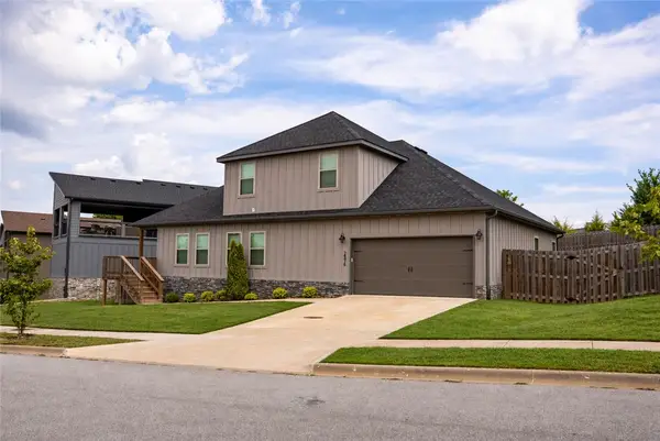 2576 N Justin Drive, Fayetteville, AR 72704