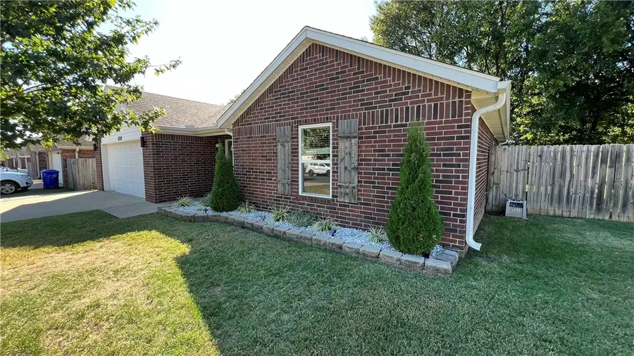620 Ash Street, Lowell, AR 72745 - #3