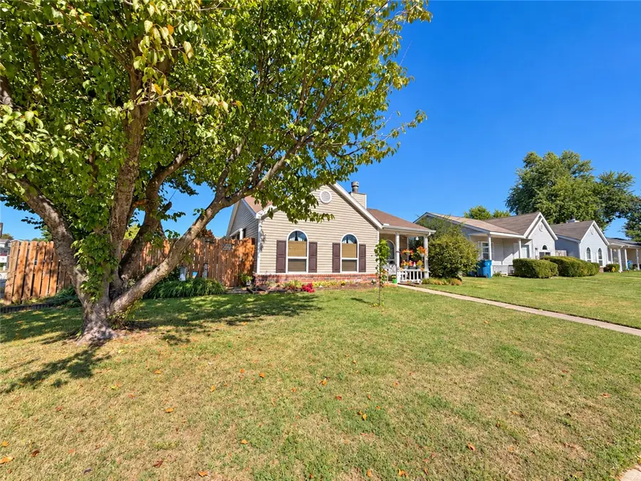 201 SE 18th Street, Bentonville, AR 72712 - #2