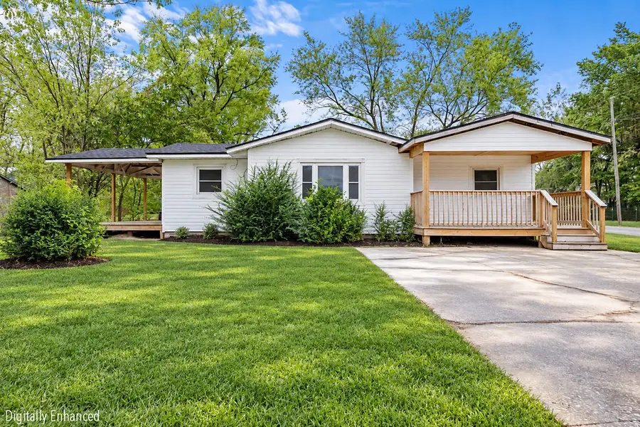 702 W Main Street, Gentry, AR 72734 - #3