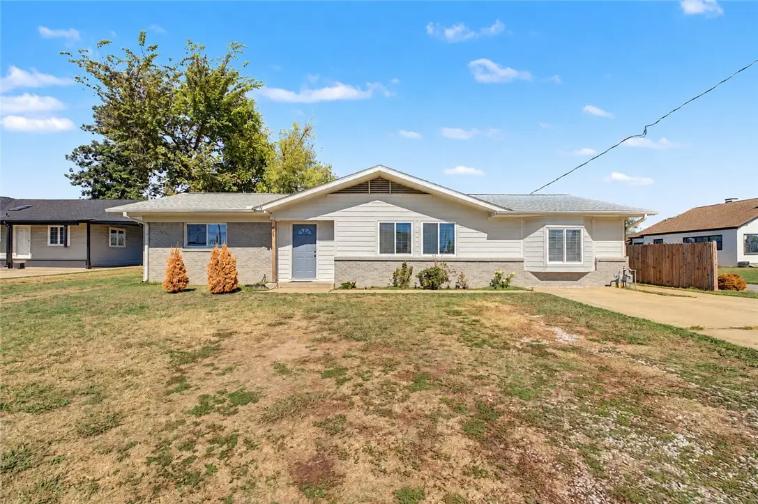 625 W Olive Street, Rogers, AR 72756 - #1
