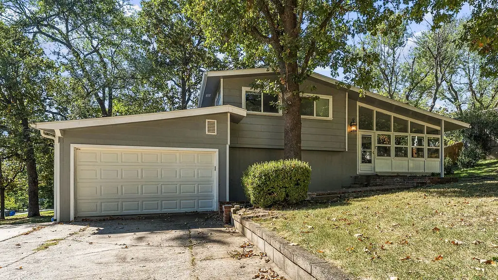 901 E Overcrest Street, Fayetteville, AR 72703 - #1