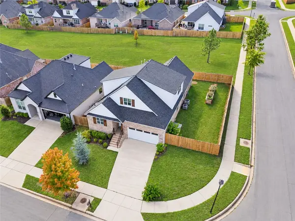 2763 N Chapel Drive, Fayetteville, AR 72704
