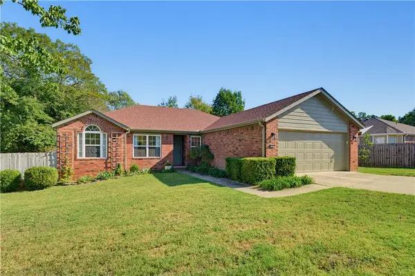 1700 Old Wire Road, Fayetteville, AR 72703