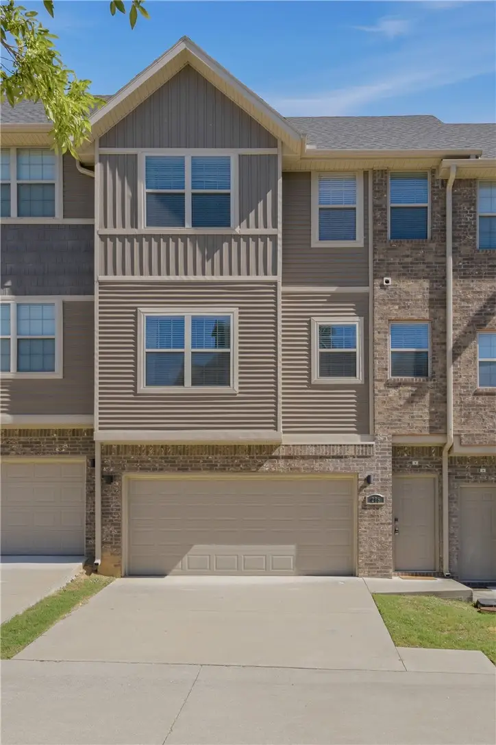 278 S Slopeside Drive, Fayetteville, AR 72704 - #2