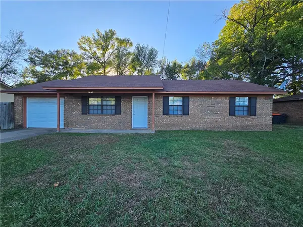 1604 S Baltimore Avenue, Russellville, AR 72802