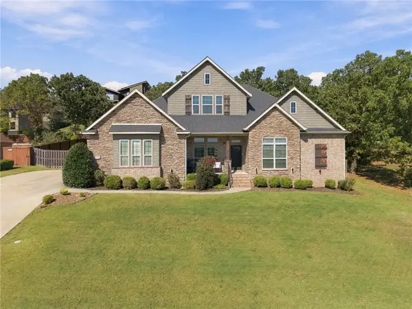 3206 E Crestline Place, Fayetteville, AR 72701