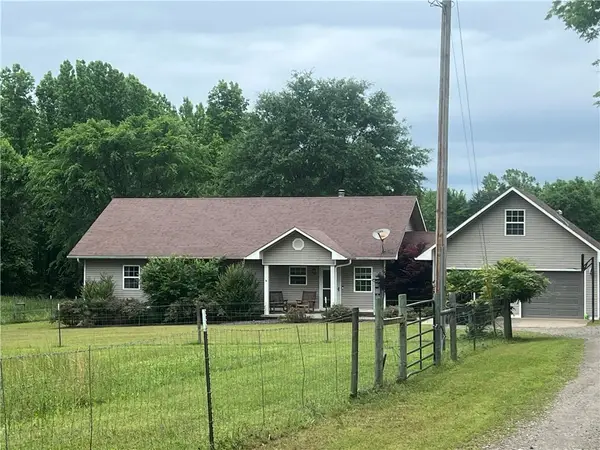 498 W Mount Carmel Road, London, AR 72847